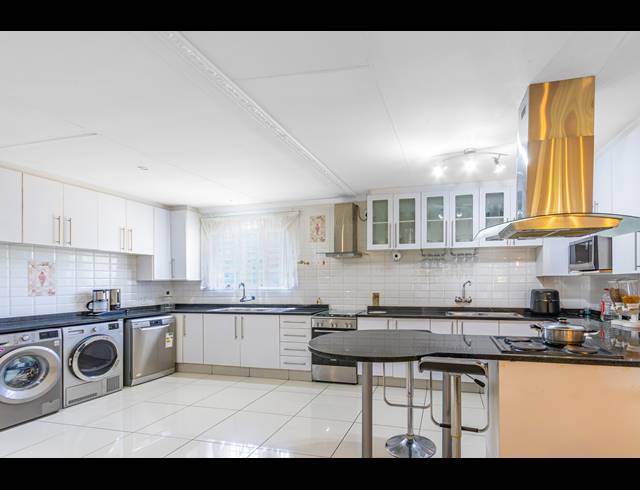 4 BEDROOM HOUSE FOR SALE IN BOSKRUIN